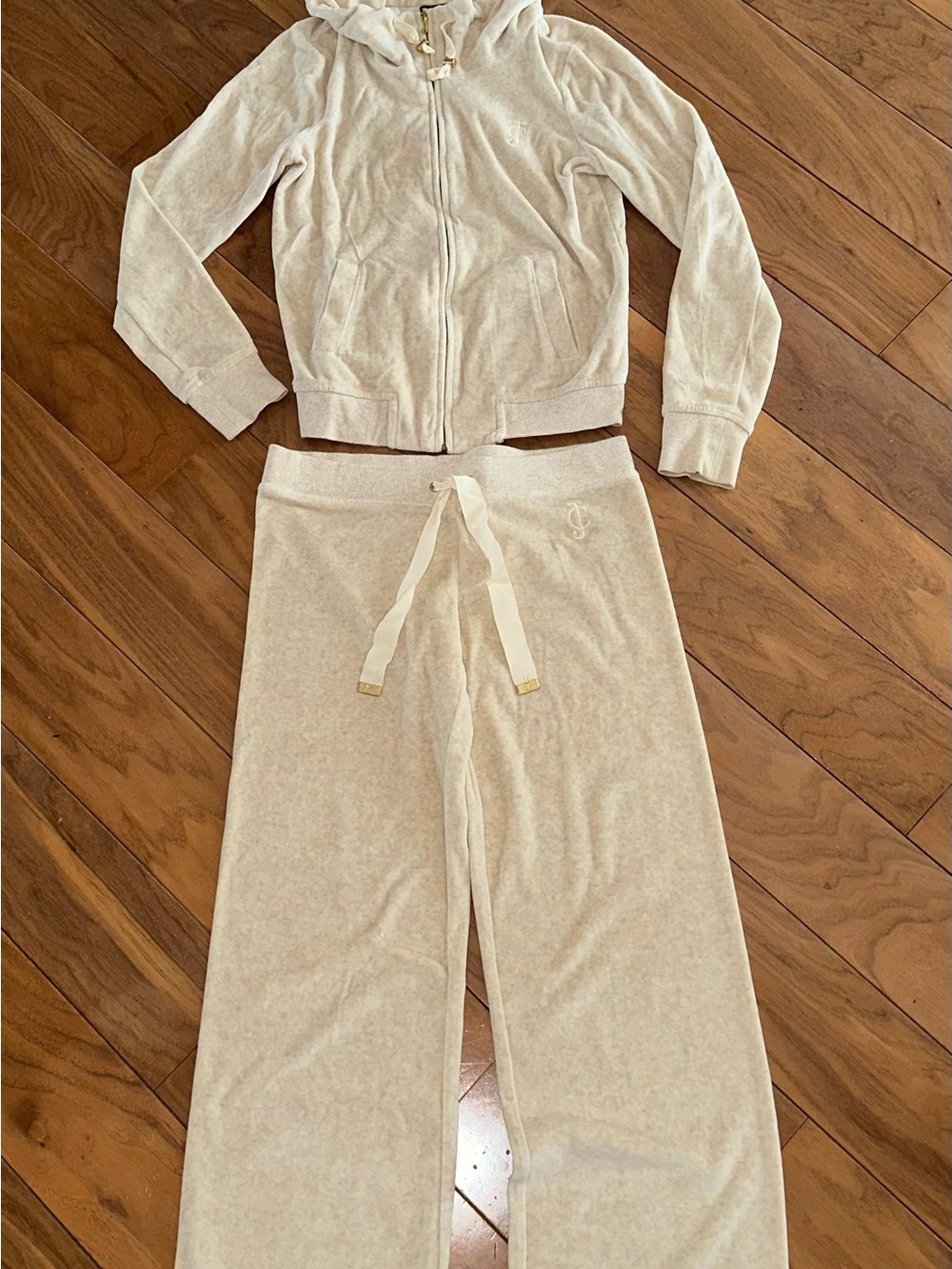 Juicy Couture Cream Velour Hoodie And Pants.